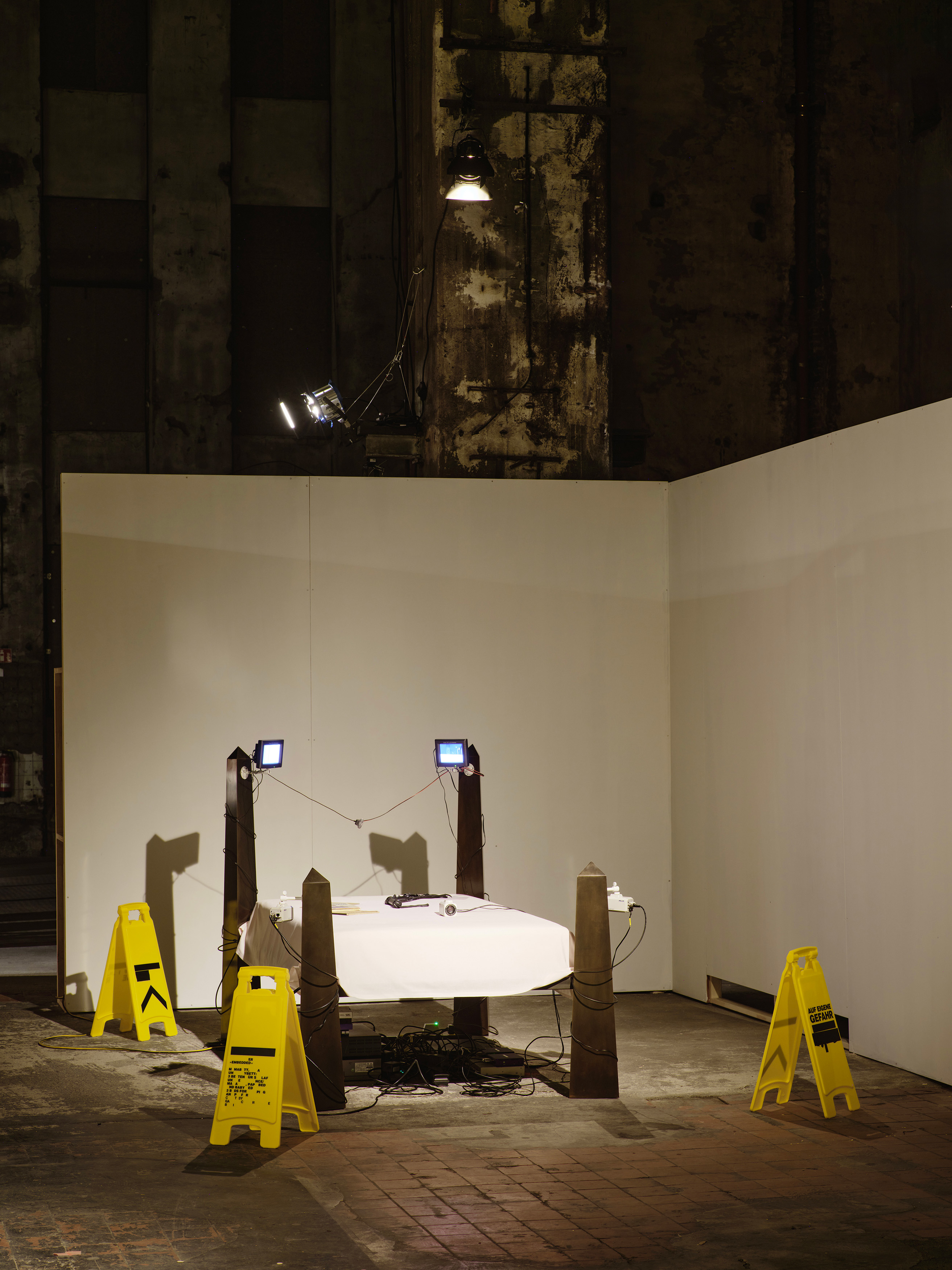 Gravity Ease Contract curated by David Douard; Artistic Direction by House (Juliet Kothe and Georgina Pope) with Nils Alix-Tabeling, Emmanuel Beguinot, Ellen Cantor, Dennis Cooper, Stephan Dillemuth, Rochelle Goldberg, Estelle Hanania, Richard Hawkins, Agata Ingarden, Mélanie Matranga, Rafael Moreno, Jean-Luc Moulène, Rolf Nowotny, Caroline Poggi & Jonathan Vinel, Susan Philipsz, Julia Scher, Erwan Sene, Akeem Smith, Naoki Sutter-Shudo - David Douard