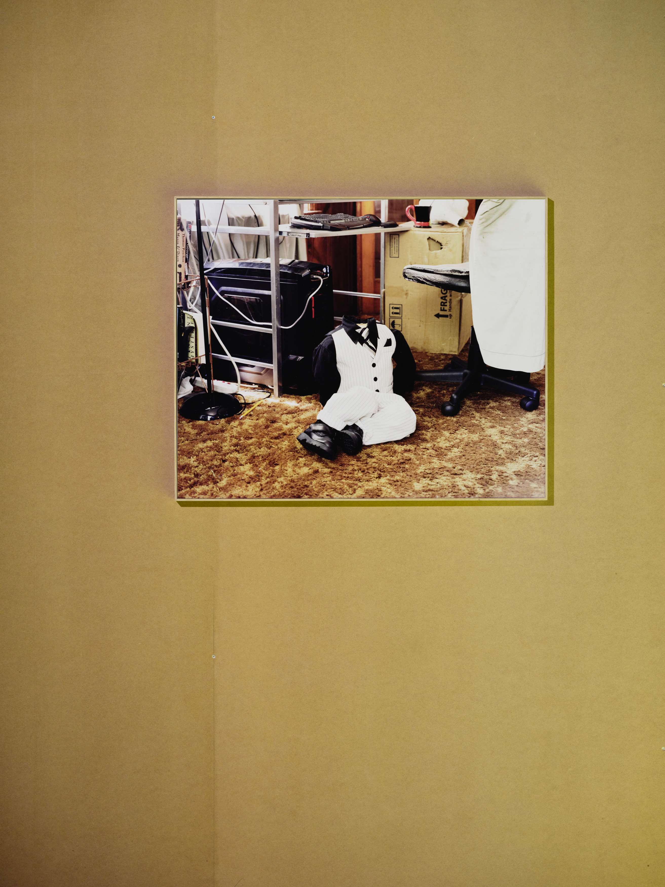 Gravity Ease Contract curated by David Douard; Artistic Direction by House (Juliet Kothe and Georgina Pope) with Nils Alix-Tabeling, Emmanuel Beguinot, Ellen Cantor, Dennis Cooper, Stephan Dillemuth, Rochelle Goldberg, Estelle Hanania, Richard Hawkins, Agata Ingarden, Mélanie Matranga, Rafael Moreno, Jean-Luc Moulène, Rolf Nowotny, Caroline Poggi & Jonathan Vinel, Susan Philipsz, Julia Scher, Erwan Sene, Akeem Smith, Naoki Sutter-Shudo - David Douard