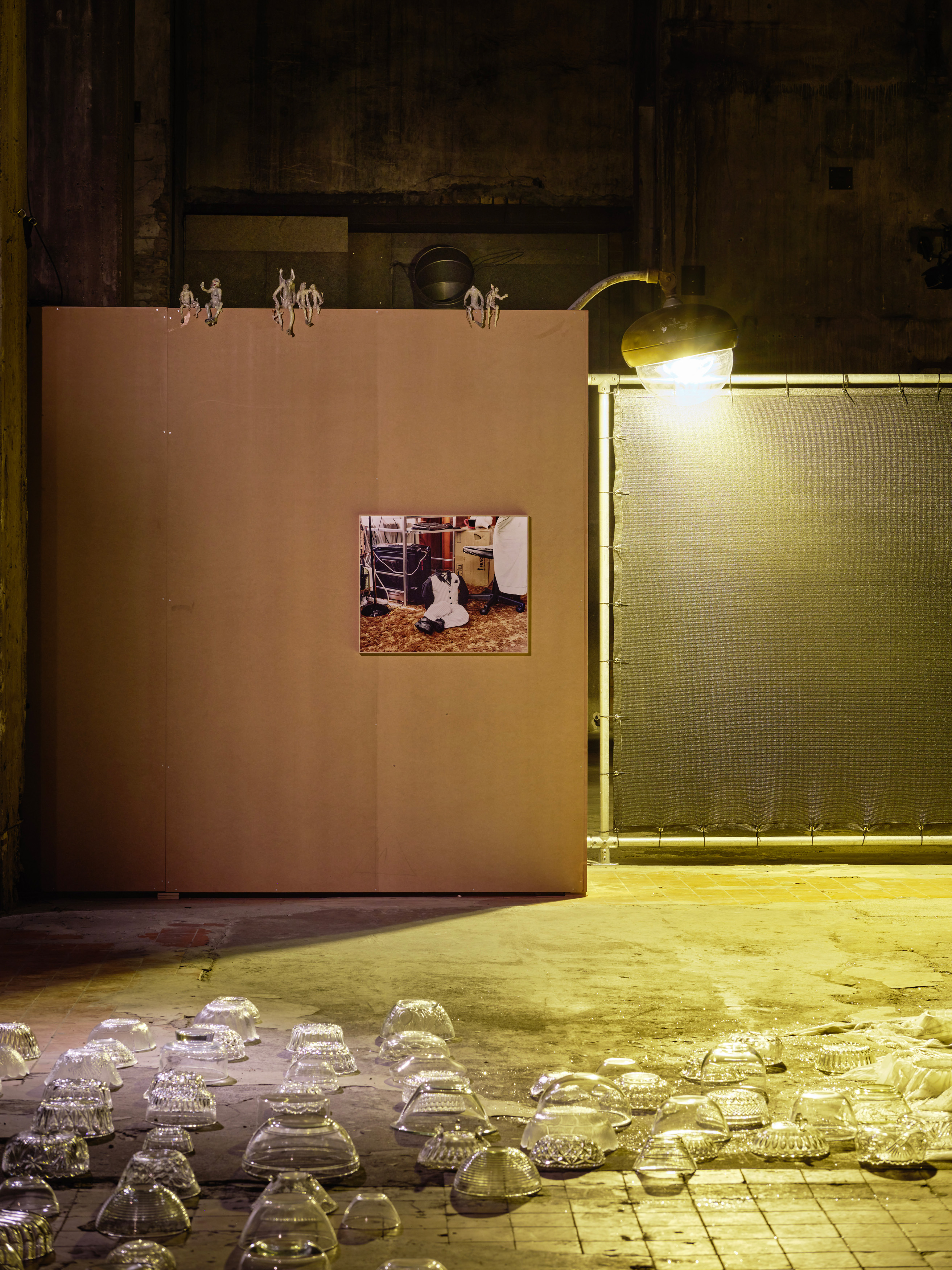 Gravity Ease Contract curated by David Douard; Artistic Direction by House (Juliet Kothe and Georgina Pope) with Nils Alix-Tabeling, Emmanuel Beguinot, Ellen Cantor, Dennis Cooper, Stephan Dillemuth, Rochelle Goldberg, Estelle Hanania, Richard Hawkins, Agata Ingarden, Mélanie Matranga, Rafael Moreno, Jean-Luc Moulène, Rolf Nowotny, Caroline Poggi & Jonathan Vinel, Susan Philipsz, Julia Scher, Erwan Sene, Akeem Smith, Naoki Sutter-Shudo - David Douard